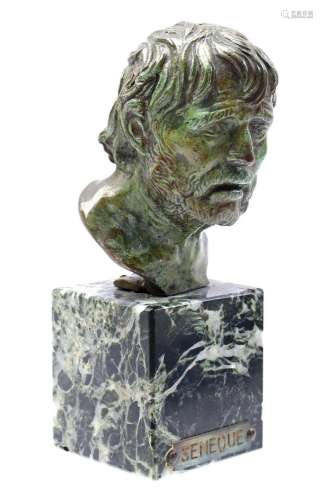 Bronze bust of a man depicting Sénèque