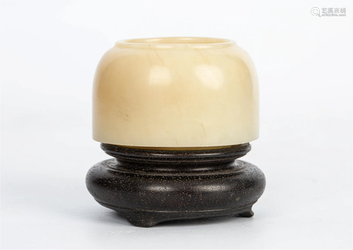 HETIAN JADE WATER HOLDER, EARLY QING DYNASTY