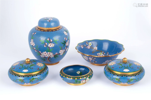 A CLOISONNE ENAMEL SET, 20TH CENTURY