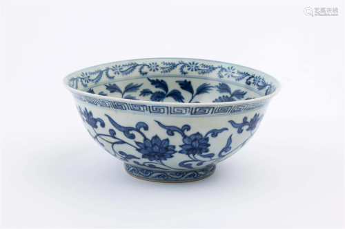 A BLUE AND WHITE FLORAL PATTERN BOWL WITH 'DA MING XUAN...