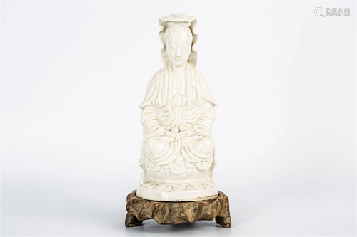 DING' KILN WHITE PORCELAIN GUANYIN FIGURE, LATE QING DY...