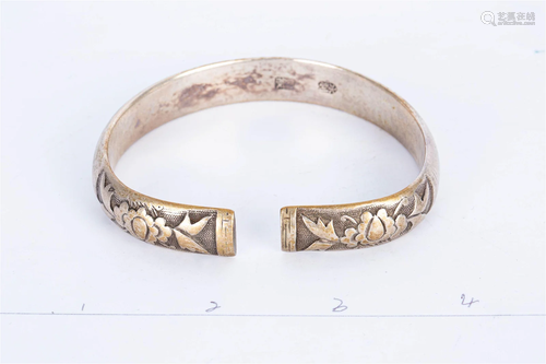 YONGLI' SILVER BRACELET