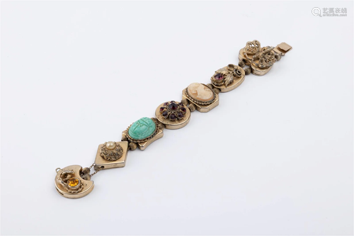 A EUROPEAN BRACELET, 20TH CENTURY