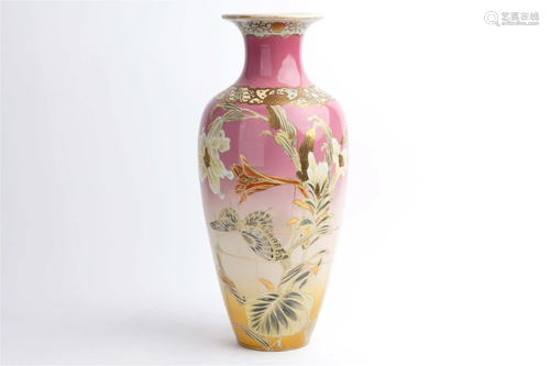 JAPANESE FAMILLE ROSE PORCELAIN VASE