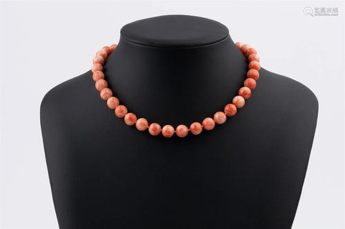 A SET OF CORAL JEWELRY