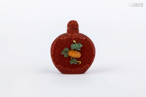 A RED CARVED LACQUER SNUFF BOTTLE, MID QING DYNASTY