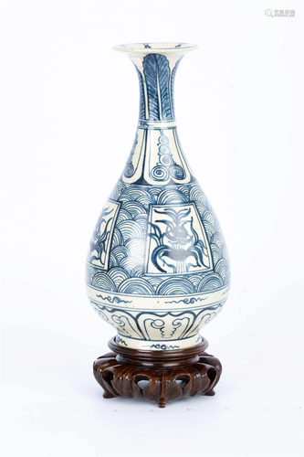 BLUE AND WHITE YUHUCHUN VASE, MING DYNASTY