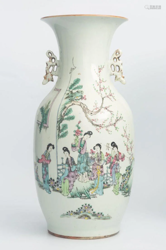 A FAMILLE ROSE VASE WITH PURCHASING CERTIFICATE FROM HONG KO...