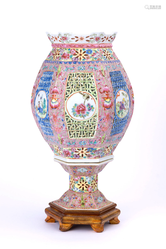 A FAMILLE-ROSE CANDLE HOLDER, REPUBLIC OF CHINA