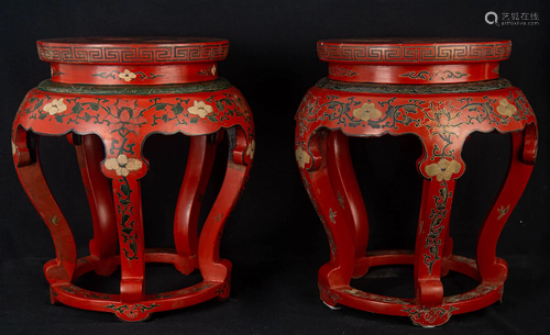 PAIR OF LACQUER CARVED STOOLS, 20TH CENTURY