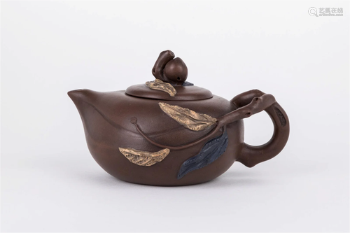 ZISHA' TEAPOT WITH WEI SHUNDI SIGNATURE