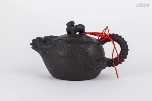 ZISHA' TEAPOT WITH WANG YINXIAN SIGNATURE