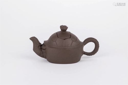 ZISHA' TEAPOT WITH QIAN CAIPING SIGNATURE