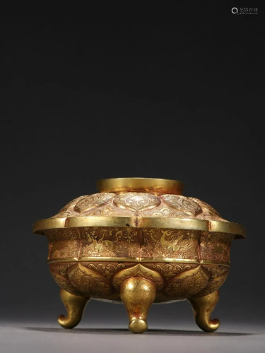 A Rare Gold Censer With Cover and Flower and Bird Pattern
