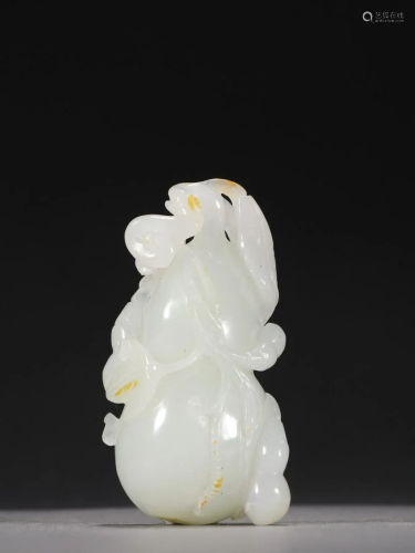 A Delicate White Jade Carved Gourd Pendant