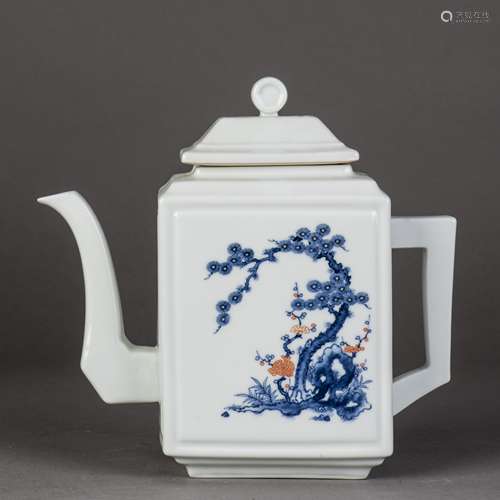 A CHINESE UNDERGLAZED BLUE FANGHONG TEAPOT