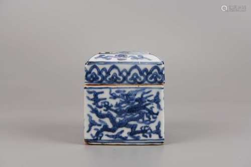 Blue and White Dragon Box and Cover Jiajing Mark