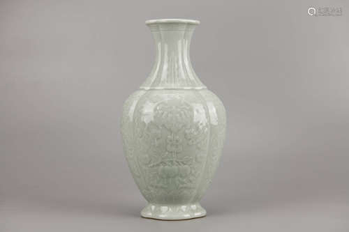 Moulded Celadon Glaze Begonia-Form Vase Qianlong Mark