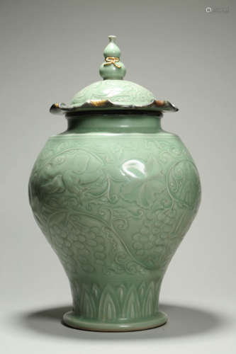 Yaozhou Kiln Incised Floral Jar and Cover