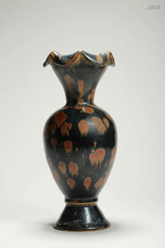 Black Glaze Splashed Foliate-Edge Vase