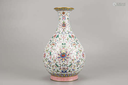 Famille Rose Floral Pear-Shape Vase Jiaqing Mark