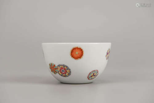 Famille Rose Flower Cup Qianlong Mark