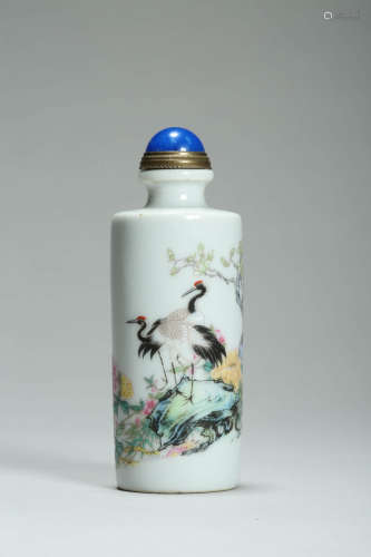 Famille Rose Flower and Bird Snuff Bottle