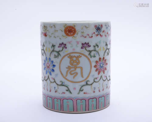 A famille-rose 'floral' pen container