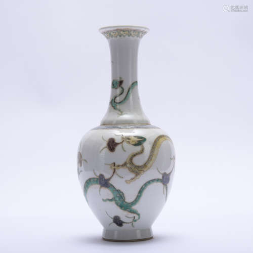 A Wu cai 'dragon' vase