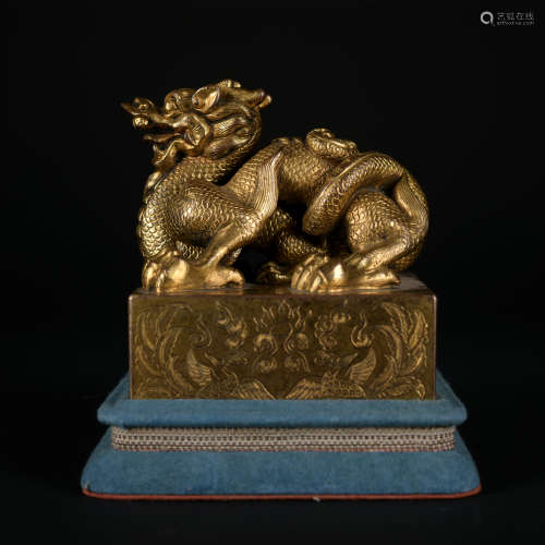 A gilt-bronze 'dragon' seal