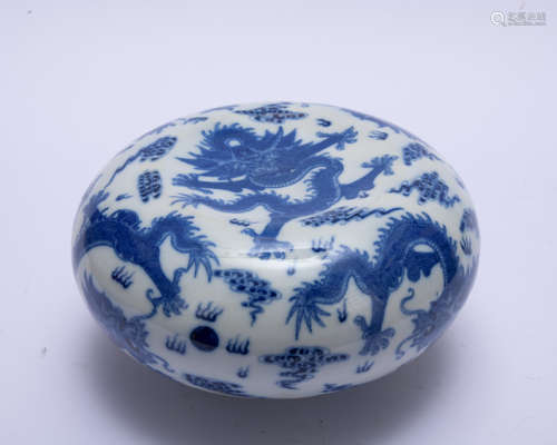 A blue and white 'dragon' vase