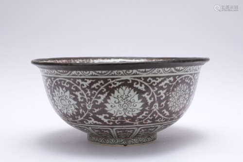 A copper-red-glazed bowl