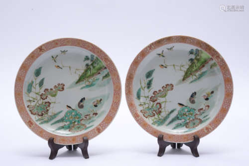 A pair of Wu cai 'floral and birds' dish