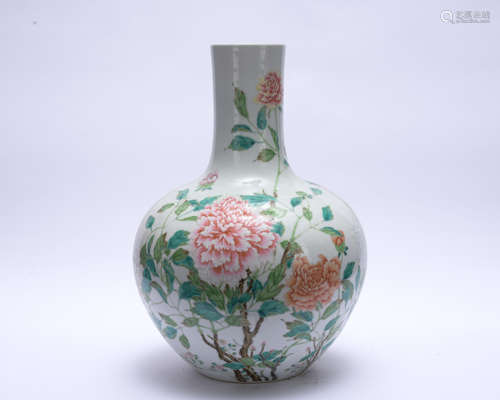 A famille-rose 'floral' globular vase