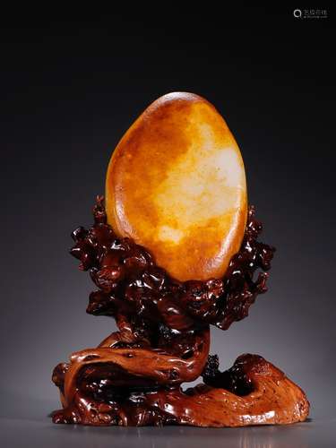 A Large Raw Hetian Jade Pebble Ornament