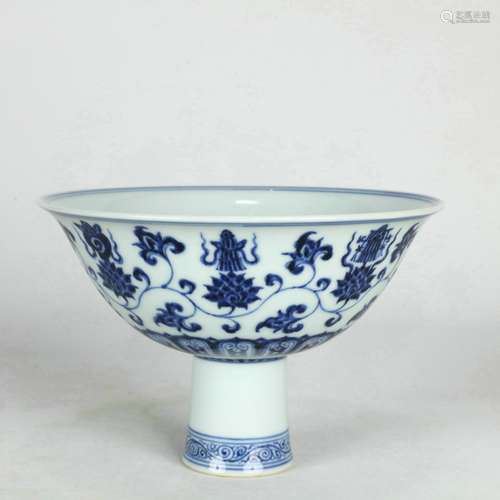 A Blue and White High-foot Bowl with Twined Brahces