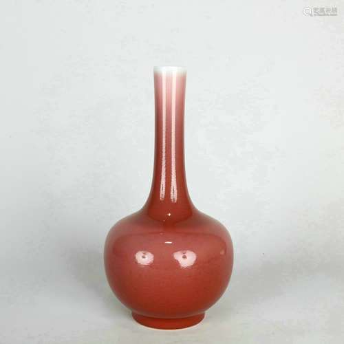 A Cowpea Red Gall-shaped Vase