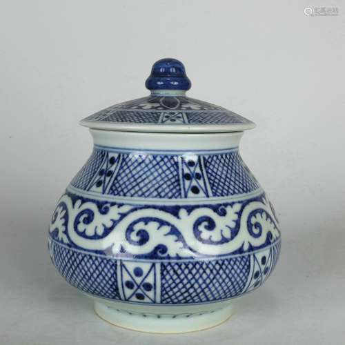 A Blue and White Tea Canister with Flowers Pattern