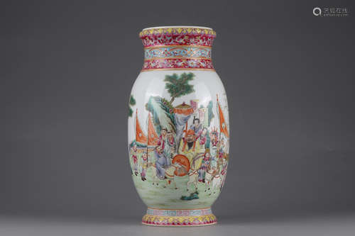 A Famille Rose Character Generals Gold-painted Bottle  Qiang...