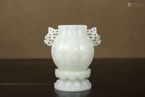 A Hetian Jade Buddha Pattern Bottle    Chinese Qing Dynasty