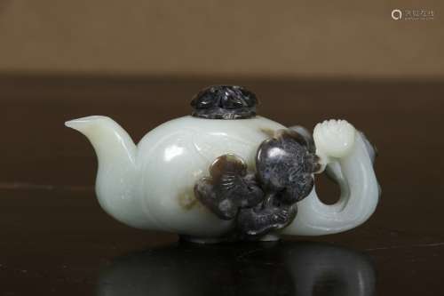A Hetian Jade Ganoderma Tea-pot   Chinese Qing Dynasty