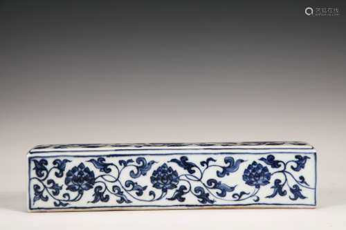 Ming Dynasty Xuande Blue And White Porcelain 