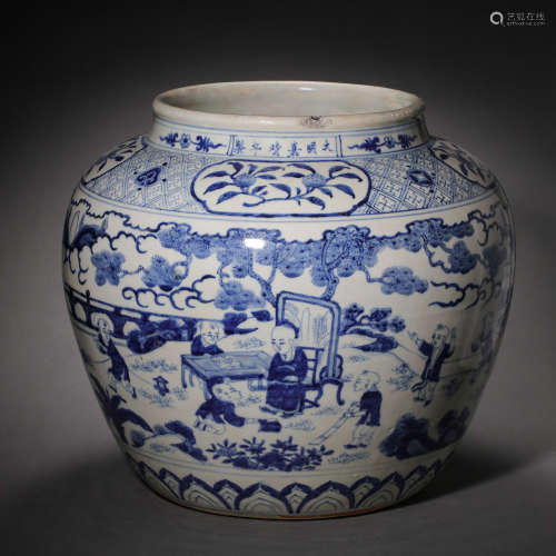 CHINESE MING DYNASTY BLUE AND WHITE FIGURES LARGE POT