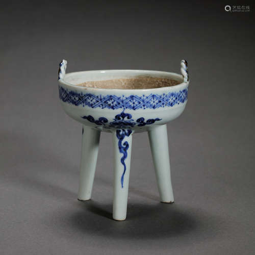 CHINESE YUAN DYNASTY BLUE AND WHITE DOUBLE EAR STOVE