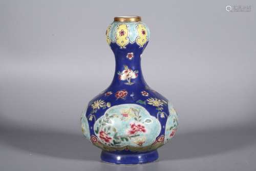 Chinese Famille Rose Porcelain Vase,Mark