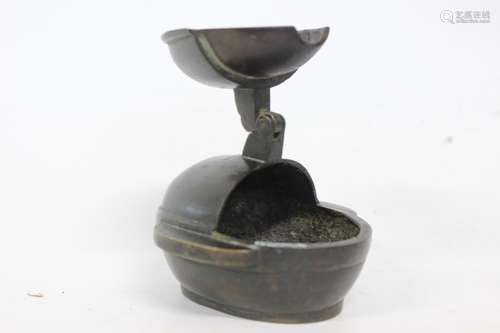 Chinese Bronze Table Oil Lamp