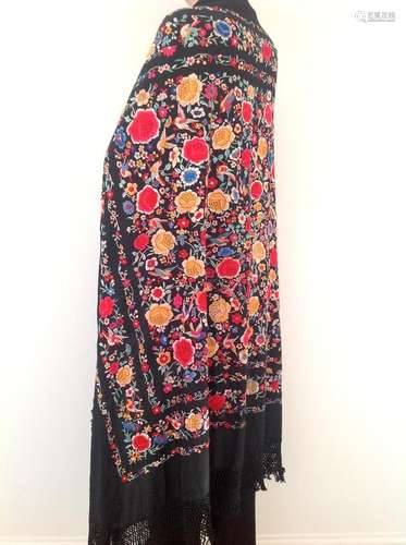 1920s shawl scarf Chinese embroidered silk flowers birds vin...