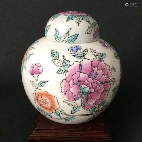 Chinese Porcelain Ginger Jar with Flowers White