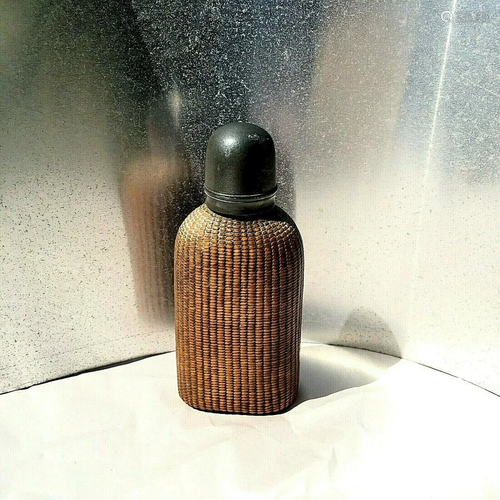 SNUFF BOTTLE