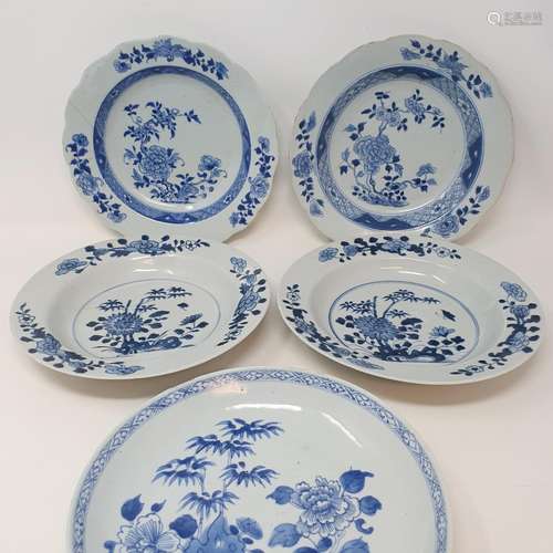 A 19th century Chinese dish, decorated foliage in underglaze...